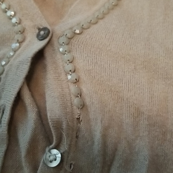 Button down sweater - Picture 2 of 3